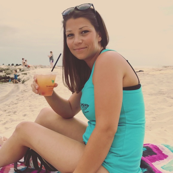 Meet your Posher, Allison - Picture 1 of 1